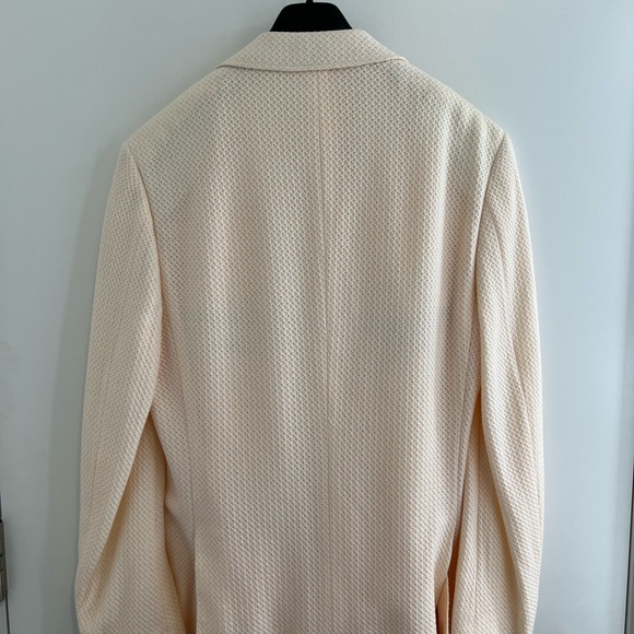 Elegant Cream Blazer - Picture 2 of 11
